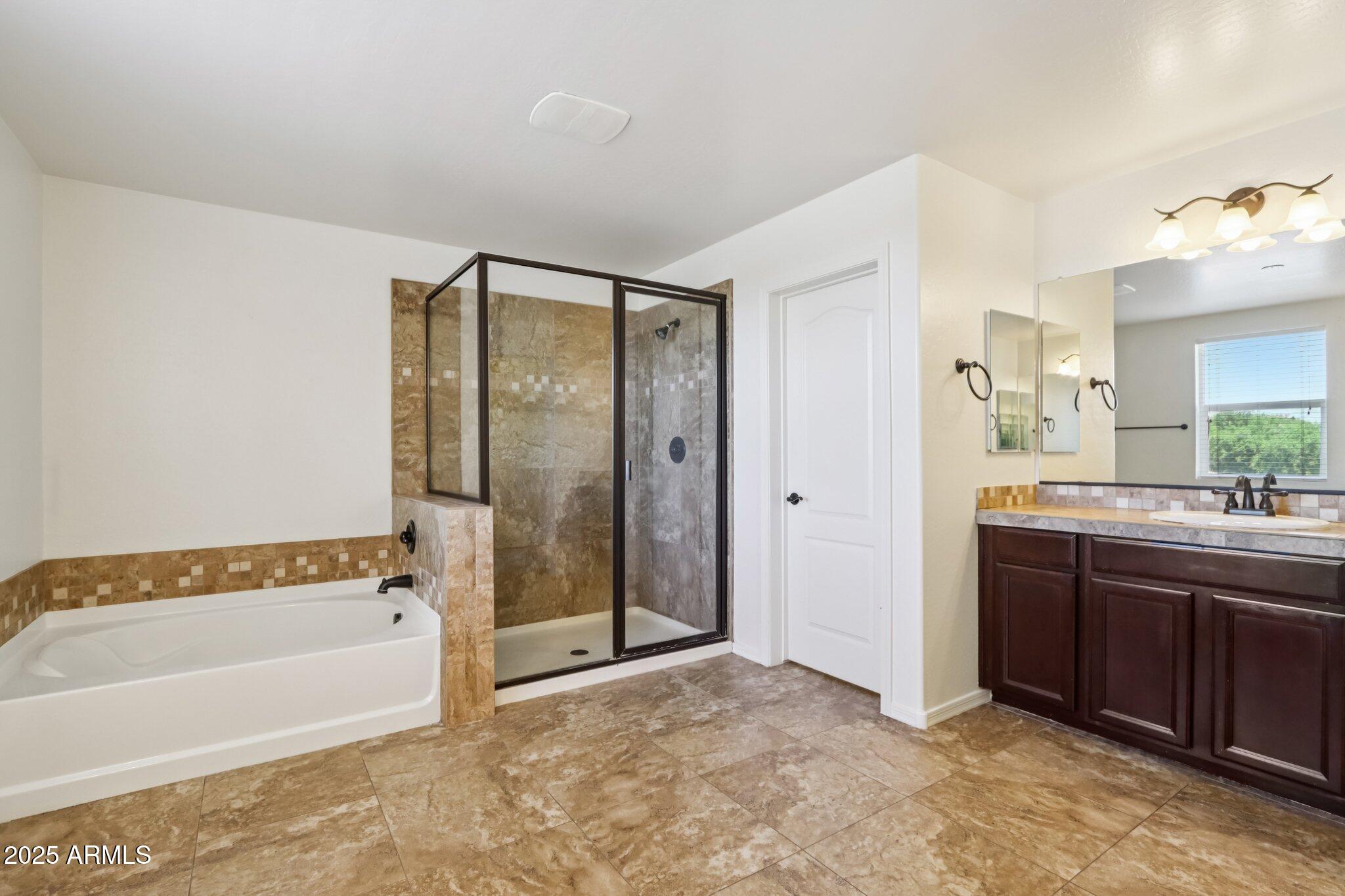 2542 North Riley Road Buckeye, AZ 85396 - Photo 26 of 44 39-web-or-mls-N Riley Rd-1406-039