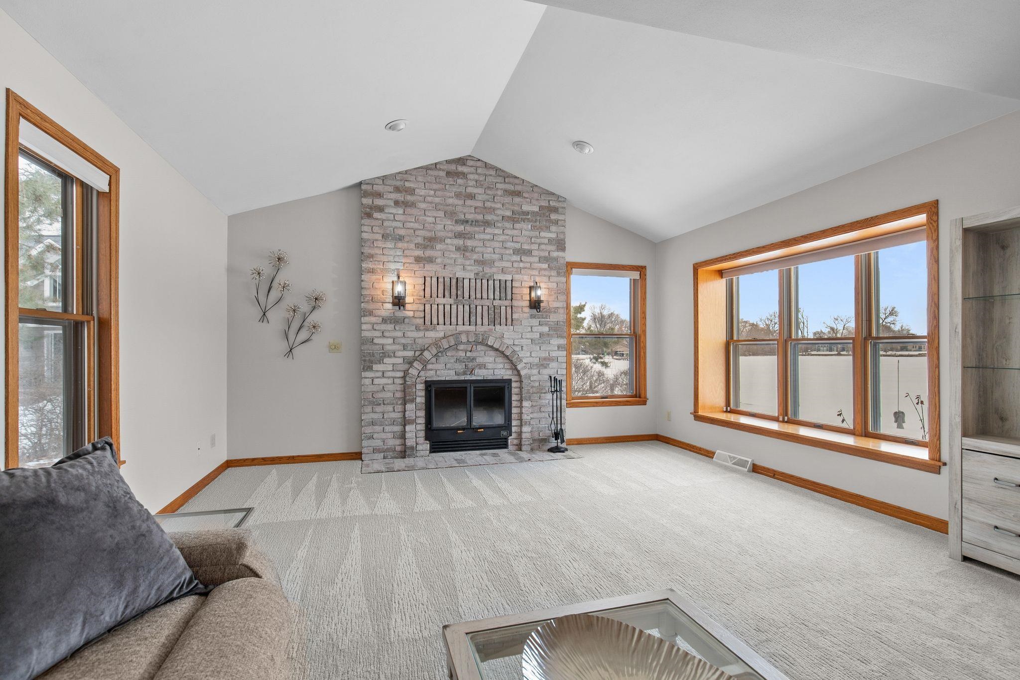 1960 Cliffview Court Oshkosh, WI 54901 - Photo 16 of 62