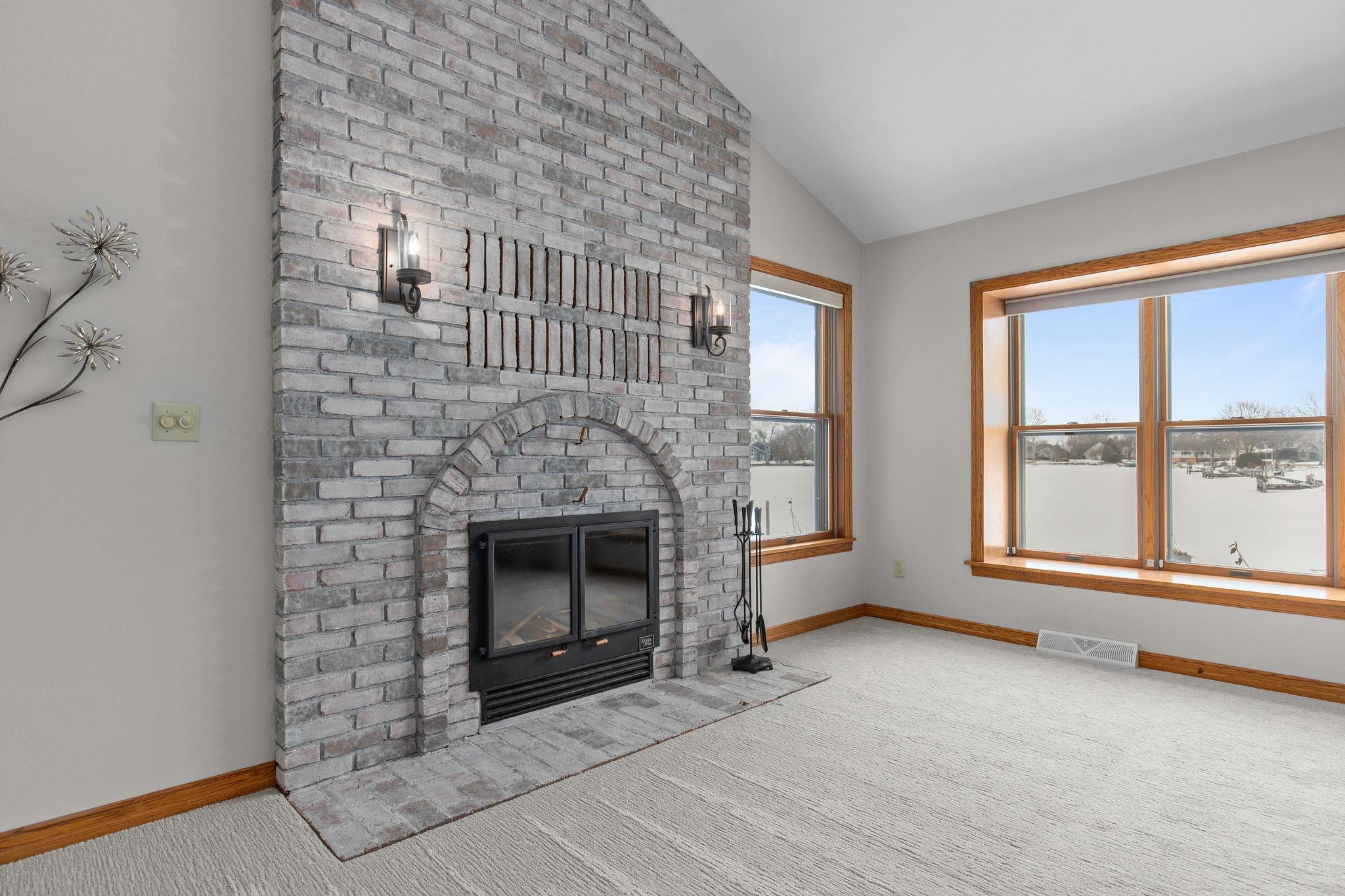 1960 Cliffview Court Oshkosh, WI 54901 - Photo 17 of 62