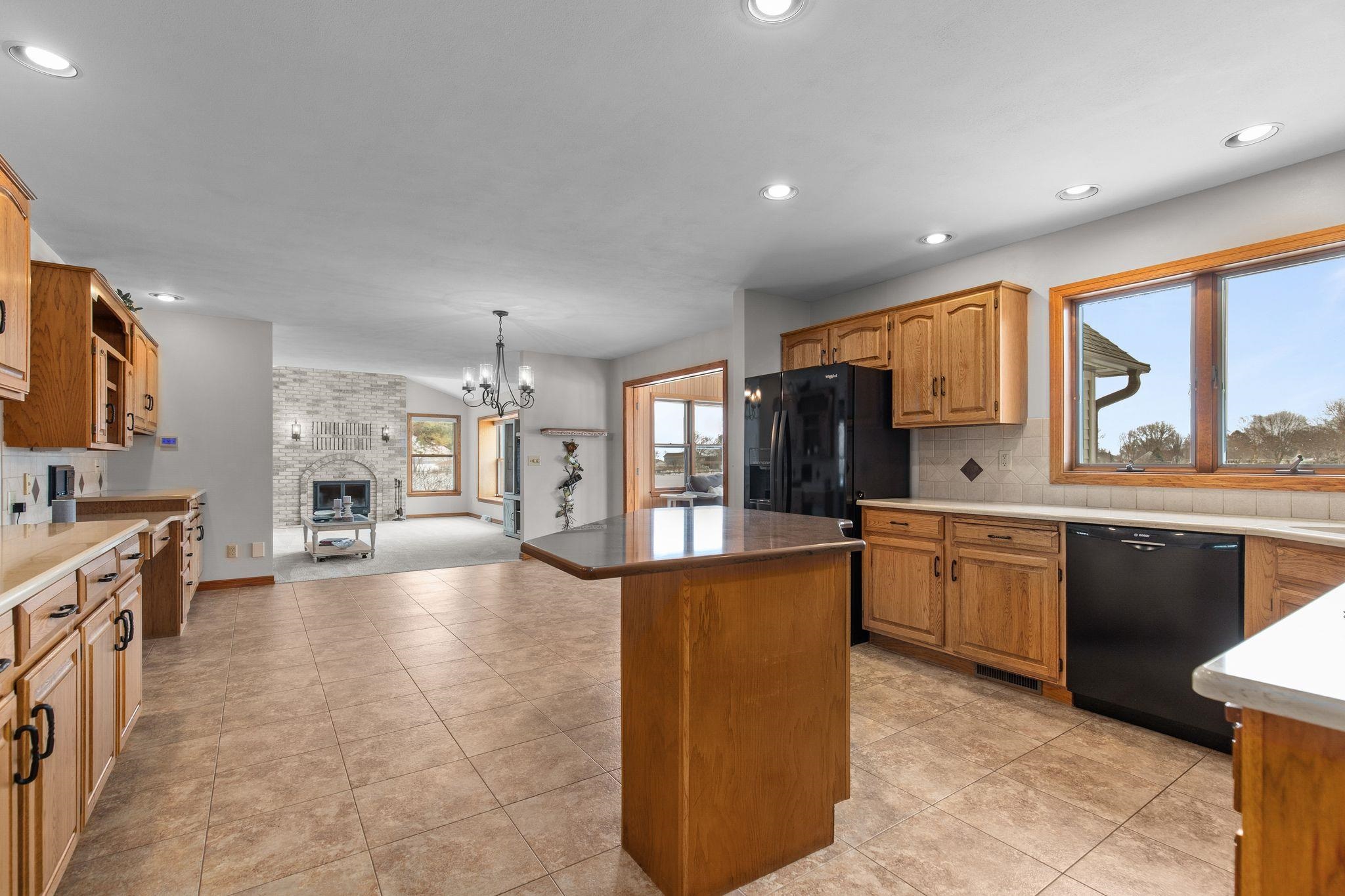 1960 Cliffview Court Oshkosh, WI 54901 - Photo 19 of 62