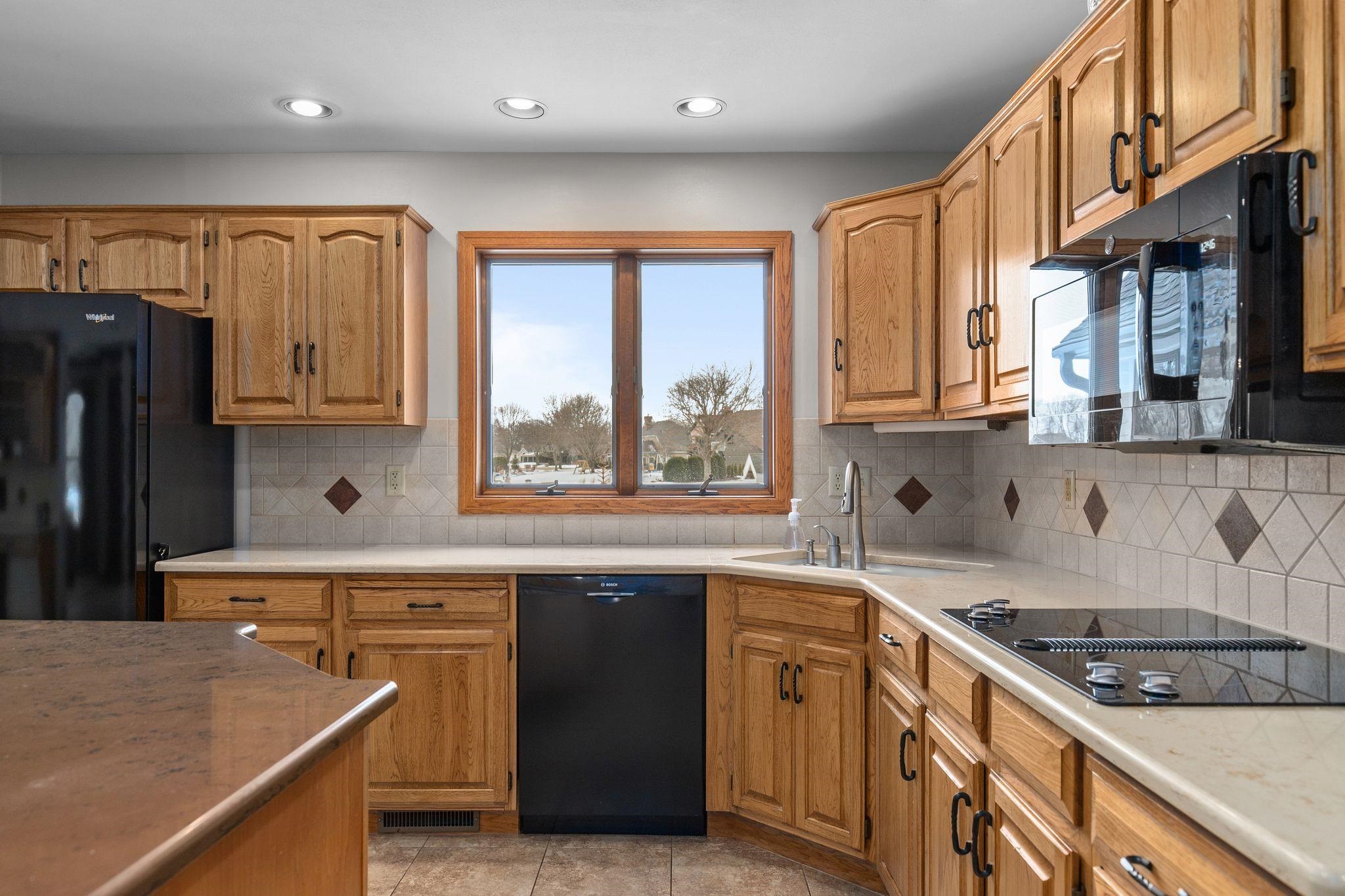 1960 Cliffview Court Oshkosh, WI 54901 - Photo 21 of 62