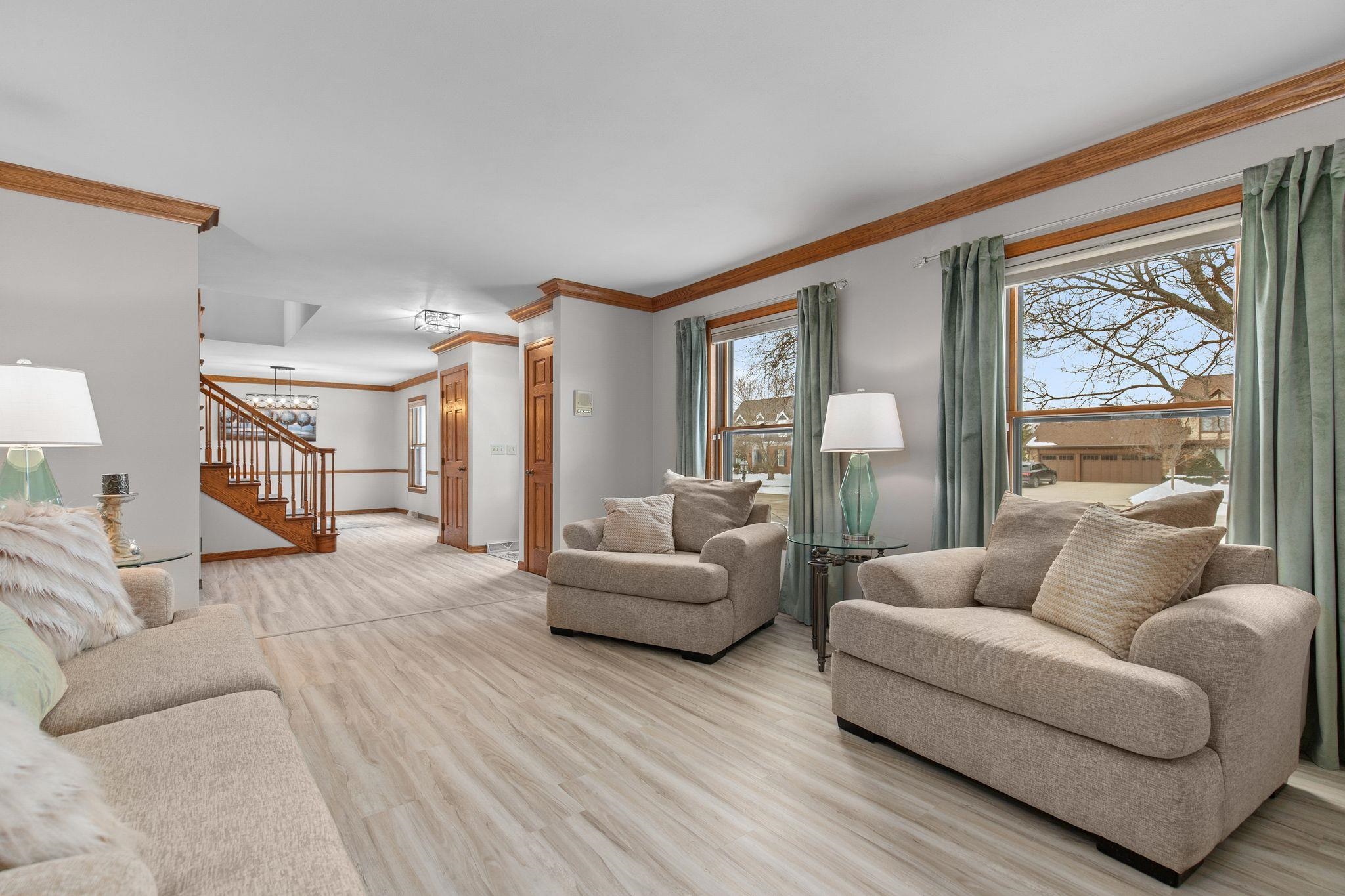 1960 Cliffview Court Oshkosh, WI 54901 - Photo 10 of 62