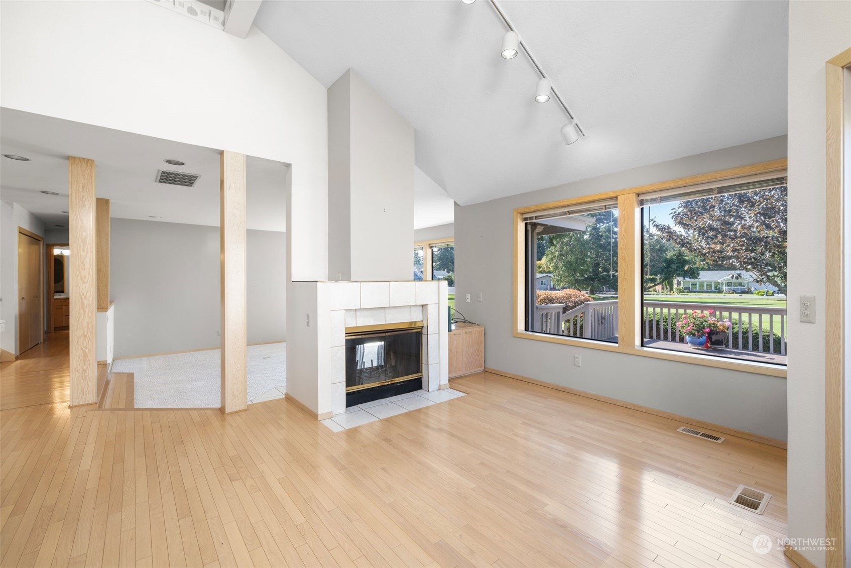 117 Williams Place Sequim, WA 98382 - Photo 10 of 40 a view of livingroom with washer and dryer