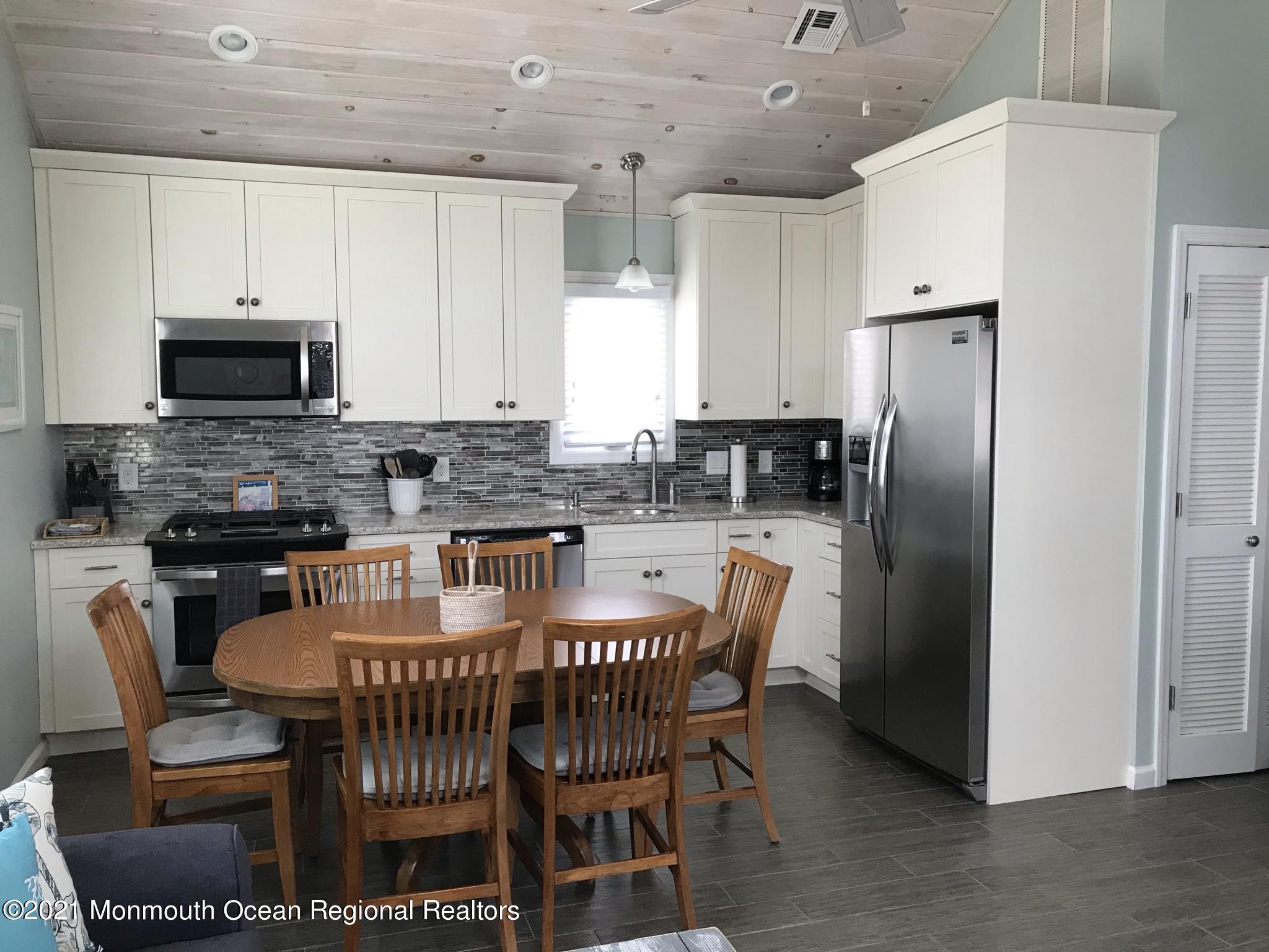 3371 Seaview Road Lavallette, NJ 08735 - Photo 11 of 20 695C3E2B-C2CF-4958-B3ED-F0B4691EB9FC