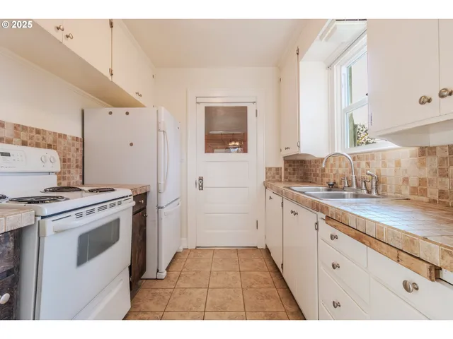 $315,000 | 1110 Cross Street Southeast, Salem, OR 97302