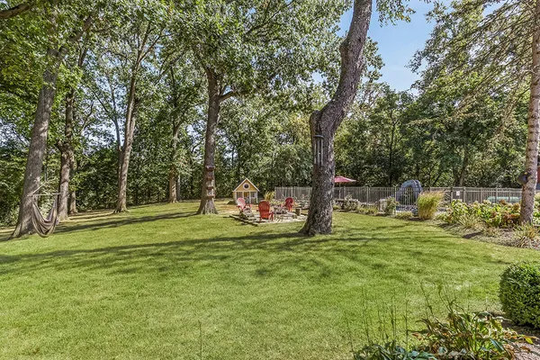 $1,495,000 | 11901 South 92nd Avenue, Palos Park, IL 60464
