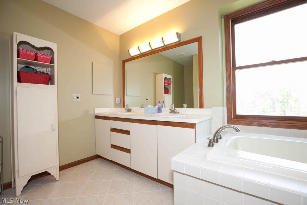 19098 Ridgeview Trail Chagrin Falls, OH 44023 - Photo 12 of 34 Gallery Image 12