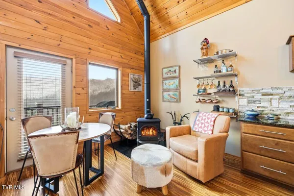 $625,000 | 408 Eagle Ridge Road, Roan Mountain, TN 37687