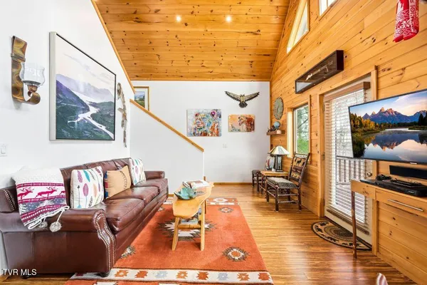 $625,000 | 408 Eagle Ridge Road, Roan Mountain, TN 37687