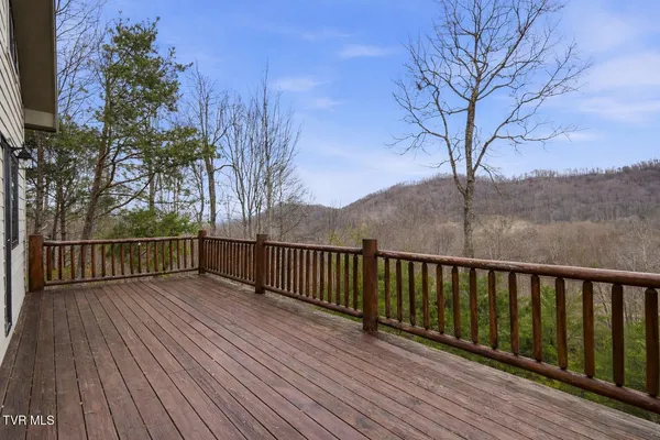 $625,000 | 408 Eagle Ridge Road, Roan Mountain, TN 37687