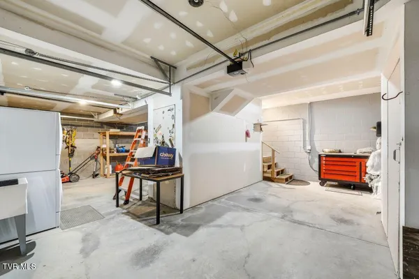 $625,000 | 408 Eagle Ridge Road, Roan Mountain, TN 37687