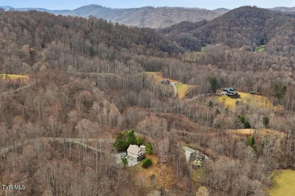 $625,000 | 408 Eagle Ridge Road, Roan Mountain, TN 37687