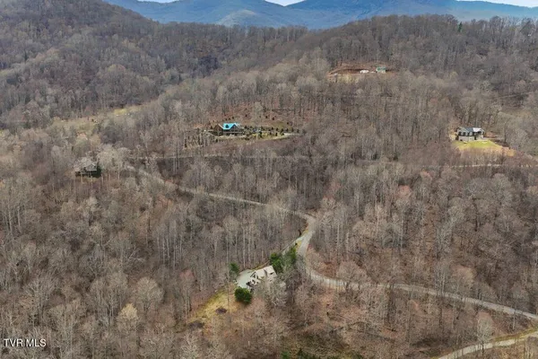 $625,000 | 408 Eagle Ridge Road, Roan Mountain, TN 37687