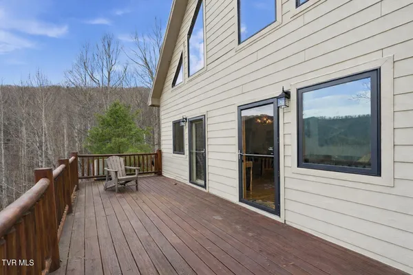 $625,000 | 408 Eagle Ridge Road, Roan Mountain, TN 37687