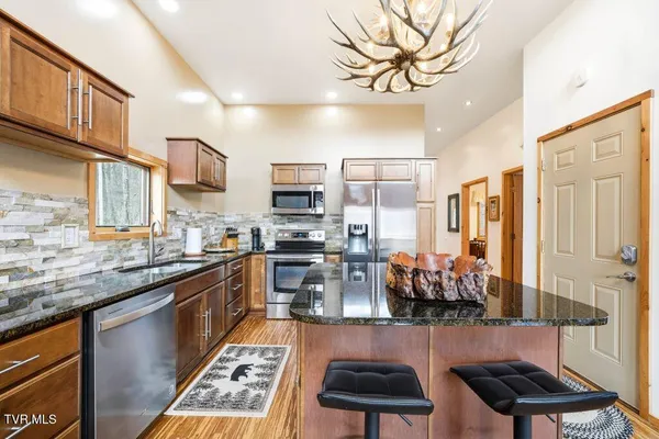 $625,000 | 408 Eagle Ridge Road, Roan Mountain, TN 37687