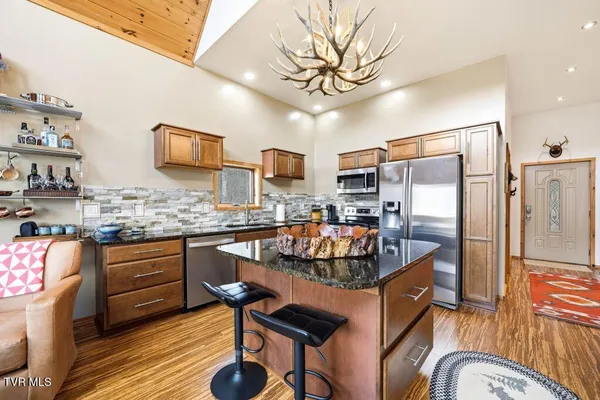 $625,000 | 408 Eagle Ridge Road, Roan Mountain, TN 37687