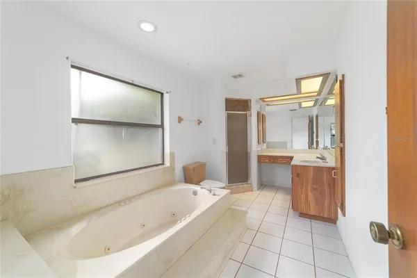 $239,999 | 1140 Northeast 20th Avenue, Ocala, FL 34470