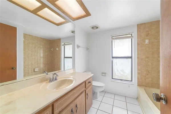 $239,999 | 1140 Northeast 20th Avenue, Ocala, FL 34470