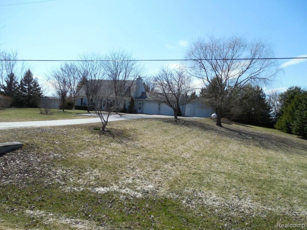1379 Luder Road Caro, MI 48723 - Photo 2 of 14 DSCN0076.jpg