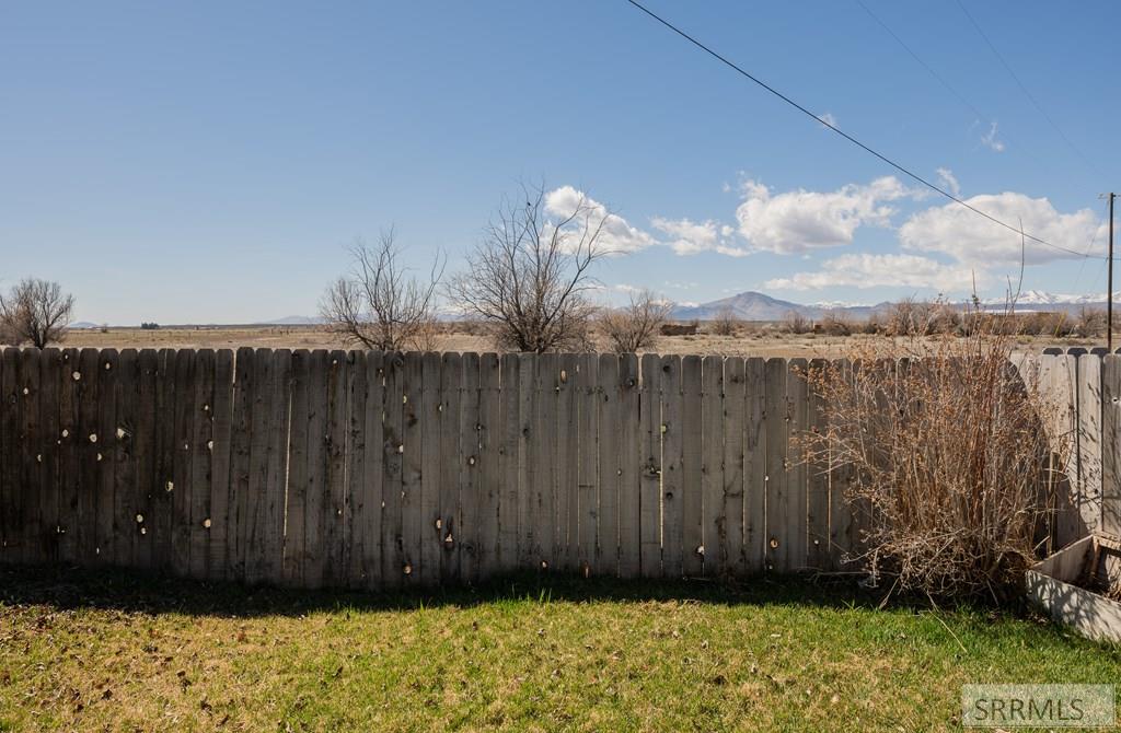 335 Augusta Drive Arco, ID 83213 - Photo 2 of 35