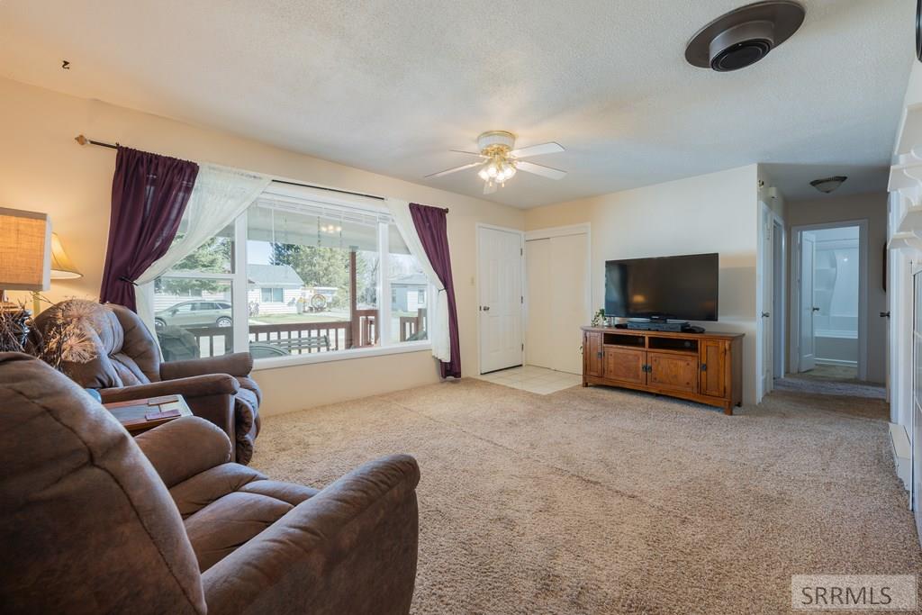 335 Augusta Drive Arco, ID 83213 - Photo 4 of 35