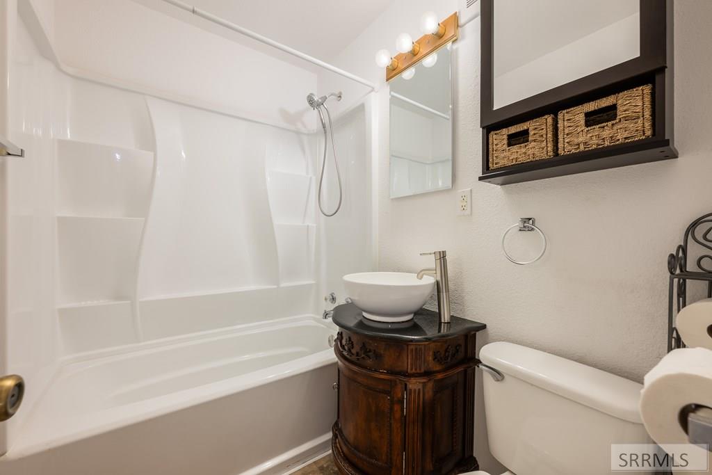 335 Augusta Drive Arco, ID 83213 - Photo 10 of 35