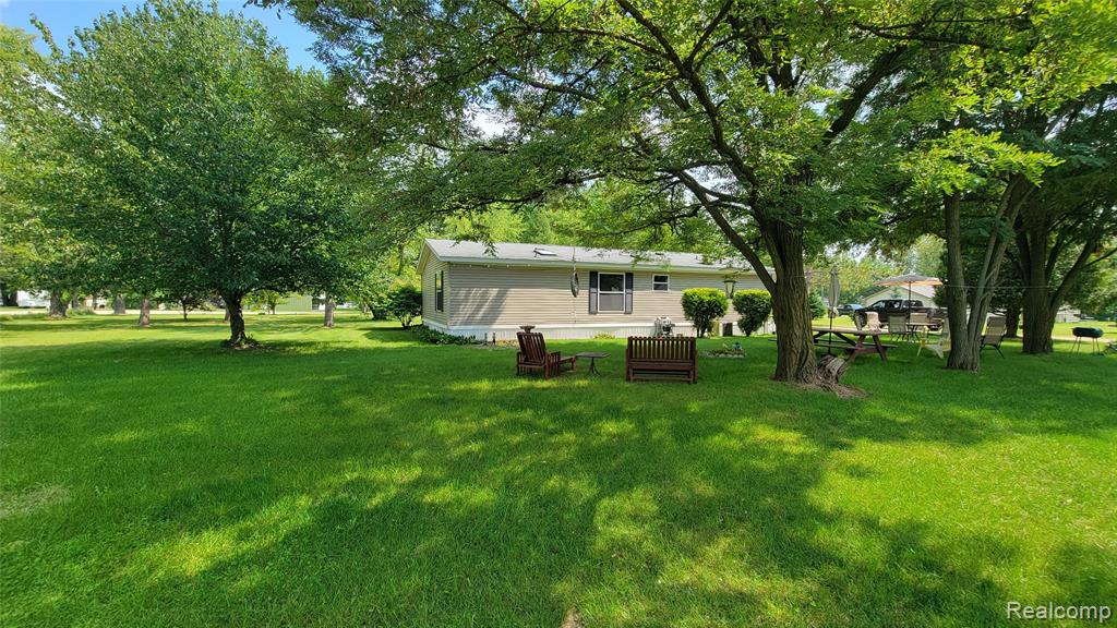 4349 Bay Road Gladwin, MI 48624 - Photo 3 of 26