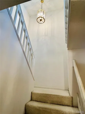 $236,000 | 5428 Duchesne Parque Drive, St. Louis, MO 63128