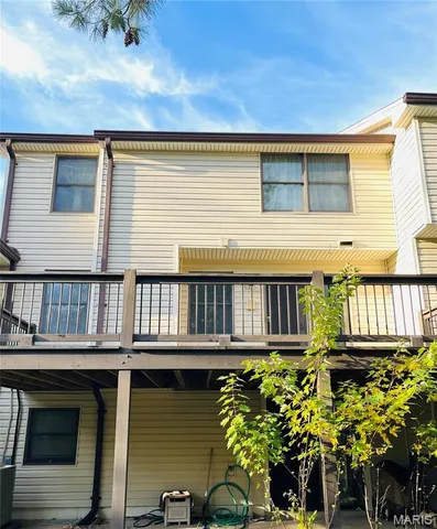 $236,000 | 5428 Duchesne Parque Drive, St. Louis, MO 63128