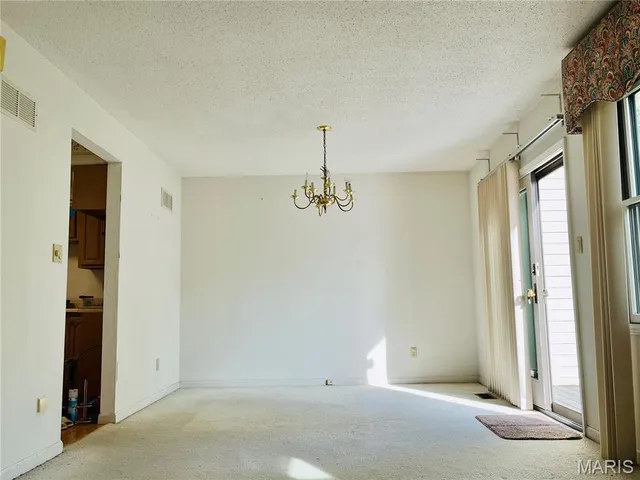 $236,000 | 5428 Duchesne Parque Drive, St. Louis, MO 63128