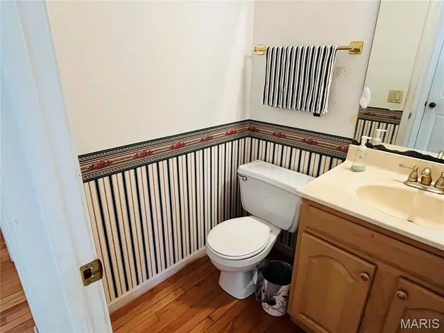 $236,000 | 5428 Duchesne Parque Drive, St. Louis, MO 63128