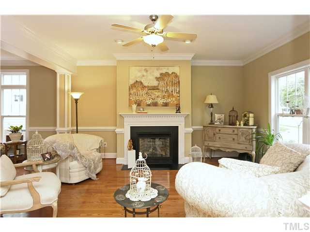 508 Pace Street Raleigh, NC 27604 - Photo 6 of 24 Living Room