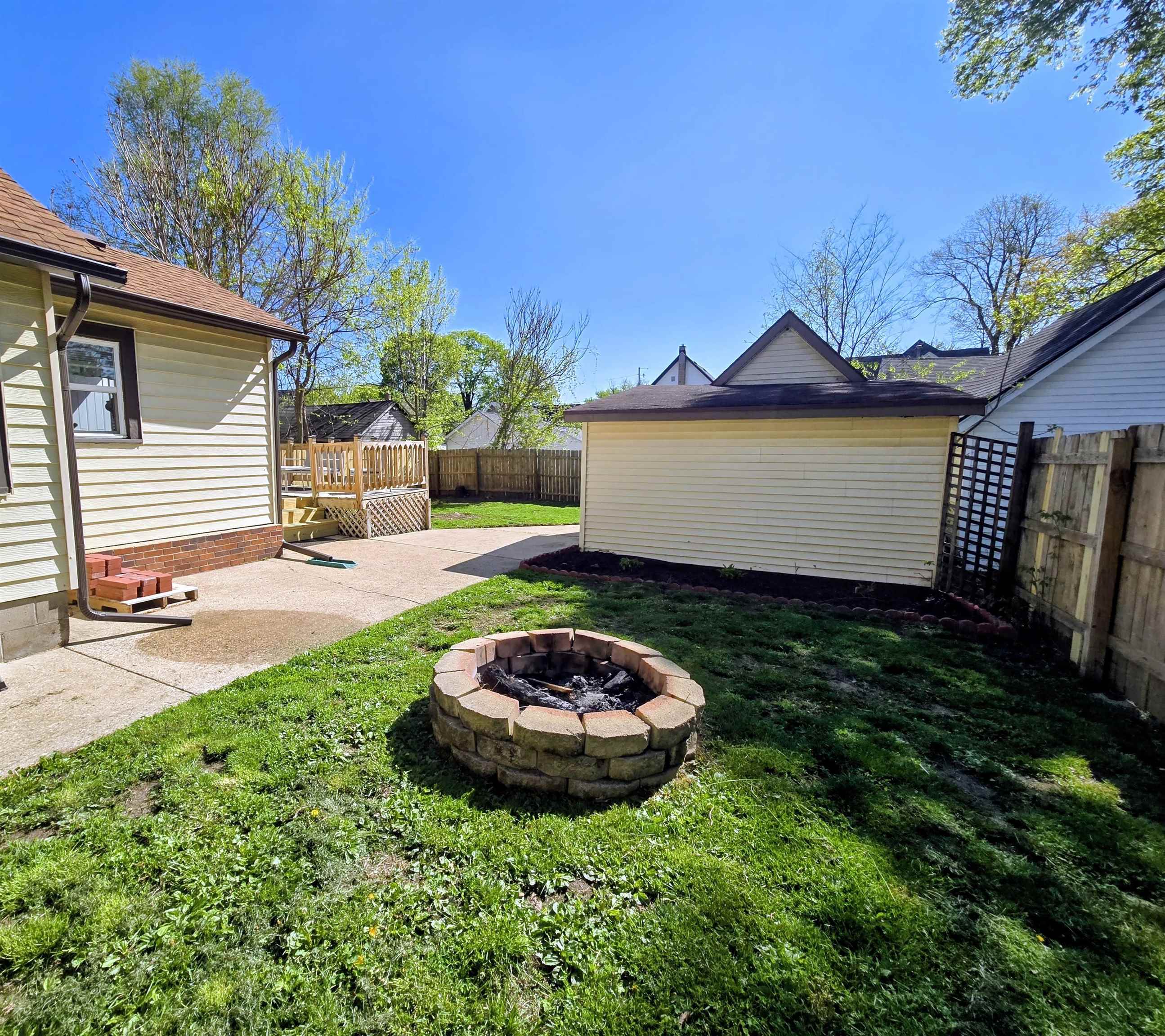 1207 Oak Street Beloit, WI 53511 - Photo 16 of 17