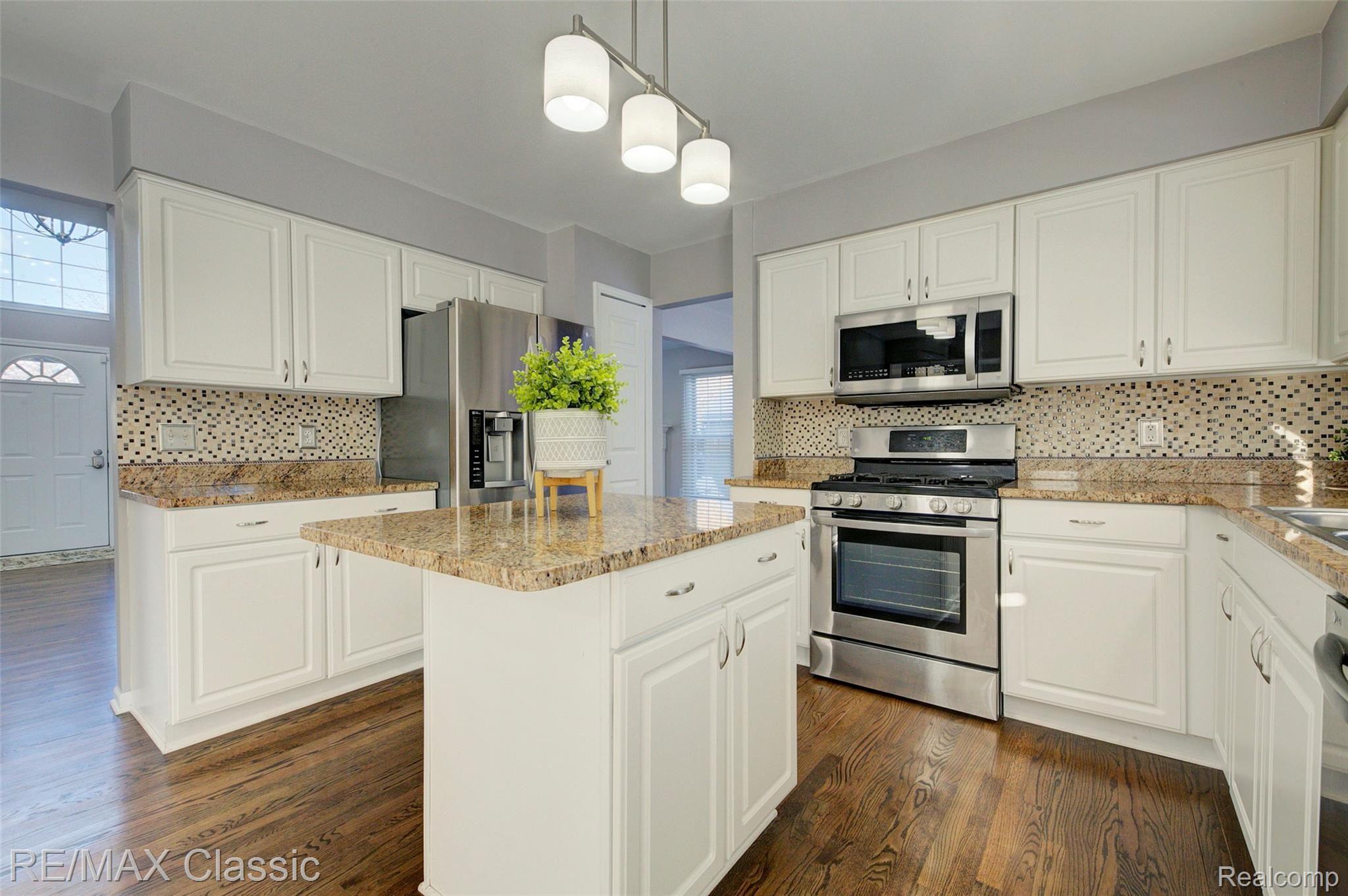 1014 Pointe Pl Boulevard Rochester, MI 48307 - Photo 28 of 80 930A3201_2_3.jpg