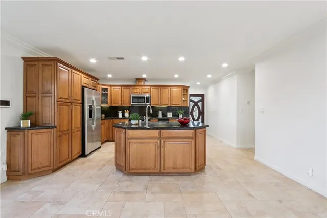 $770,000 | 2322 Avenida Del Vista, Corona, CA 92882