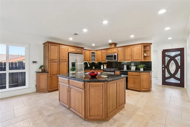 $770,000 | 2322 Avenida Del Vista, Corona, CA 92882