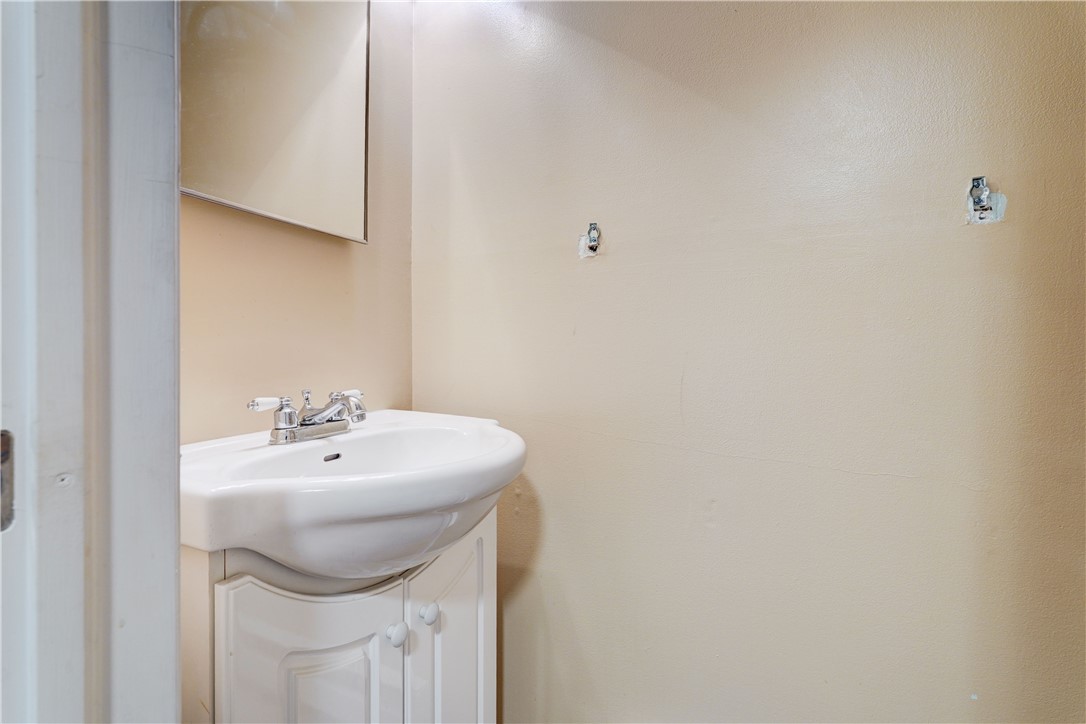111 Willingate Road Perinton, NY 14450 - Photo 15 of 32