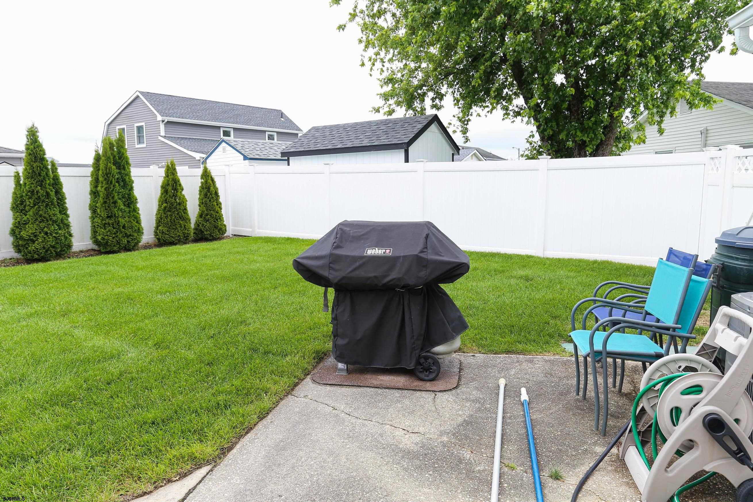 8 44th Cove Brigantine, NJ 08203 - Photo 44 of 57 a view of a garden with plants