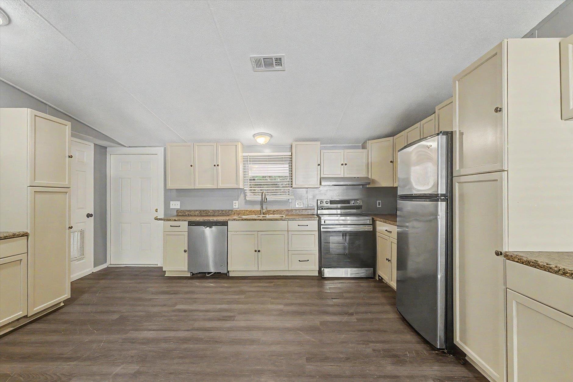 3009 Lilly Road Tallahassee, FL 32305 - Photo 11 of 44 Gallery Image 11
