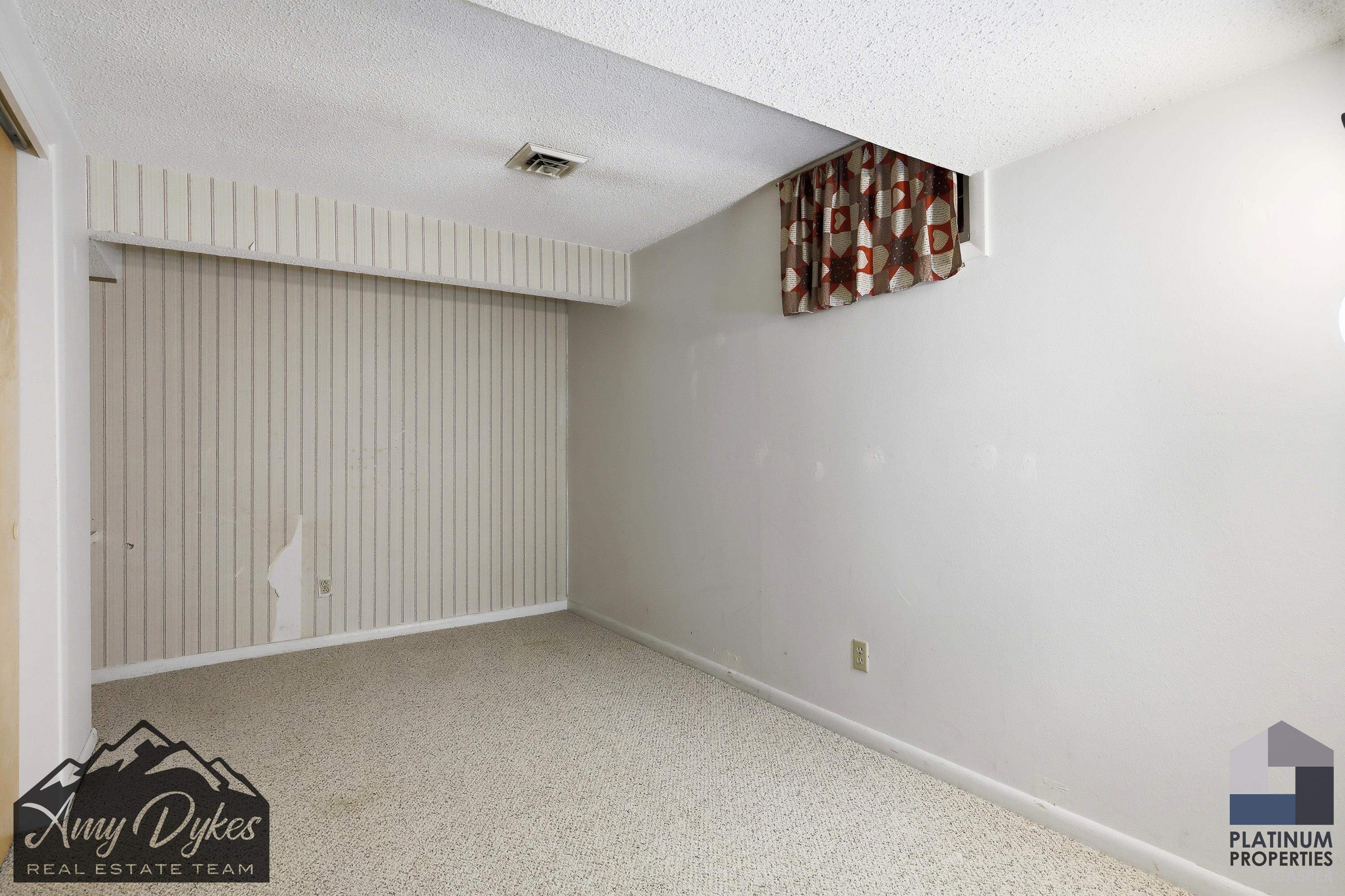 146 Valley Drive Casper, WY 82604 - Photo 17 of 24