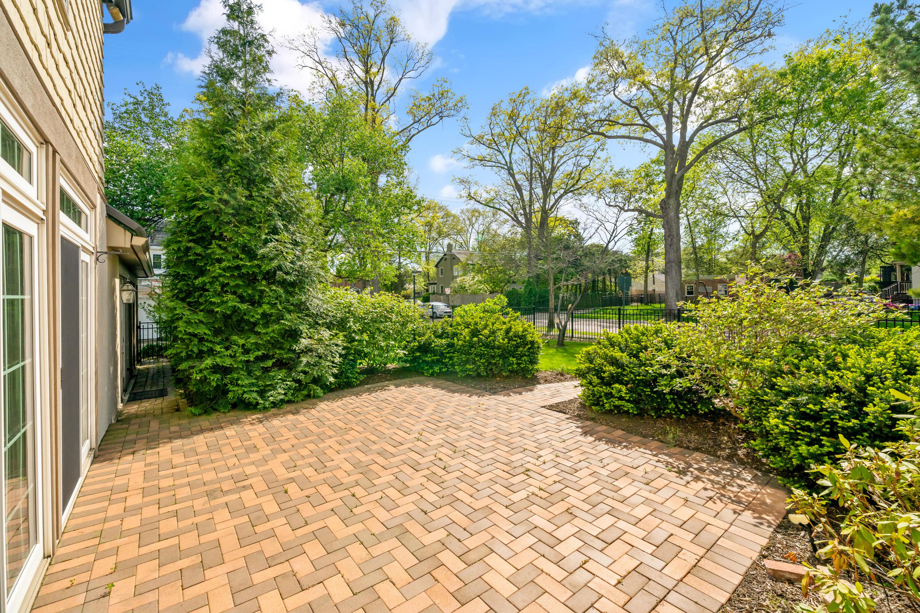 2389 Bryden Road Columbus, OH 43209 - Photo 68 of 90 z4