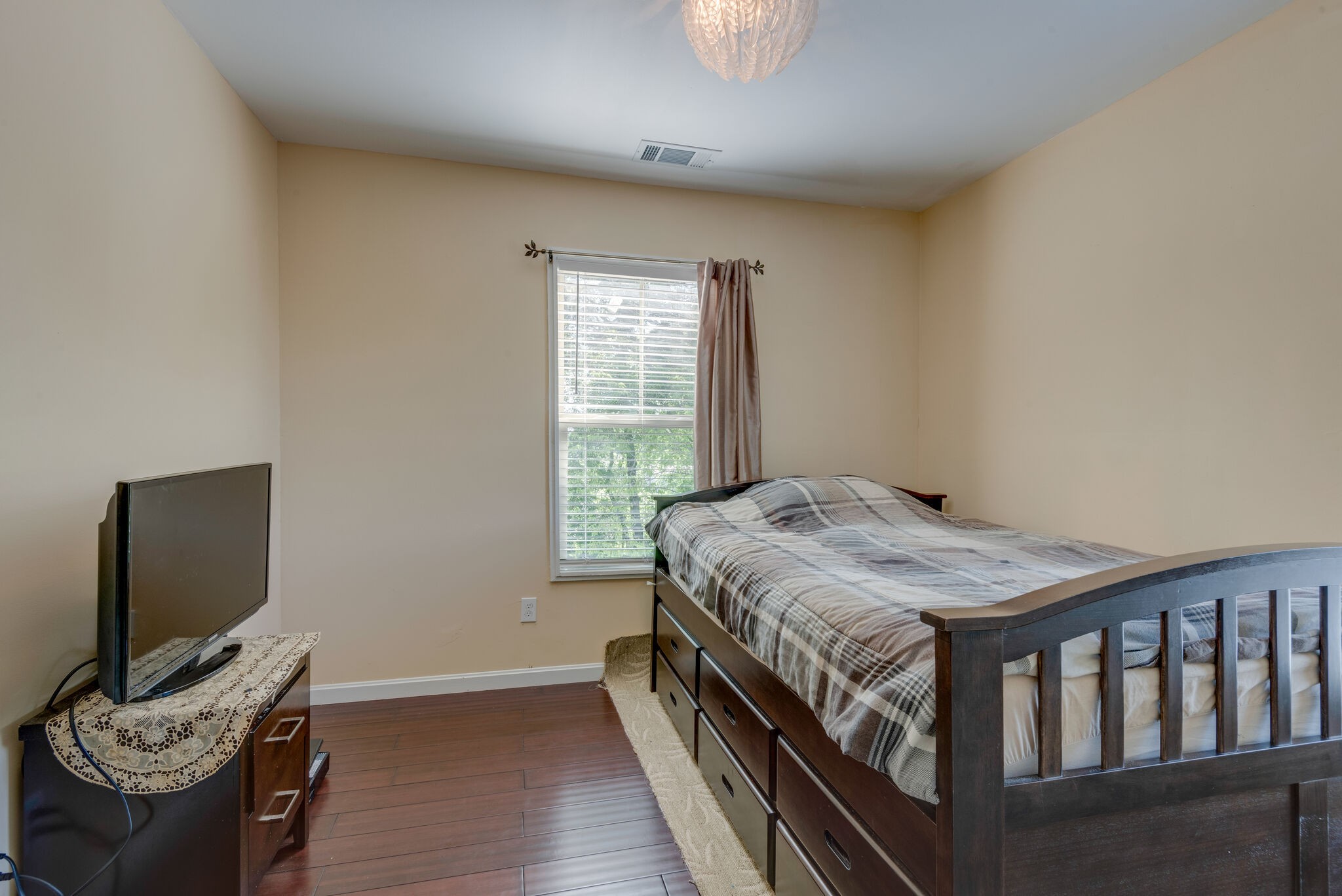 1532 Mohawk Trail Madison, TN 37115 - Photo 18 of 22 a bedroom with bed and a window