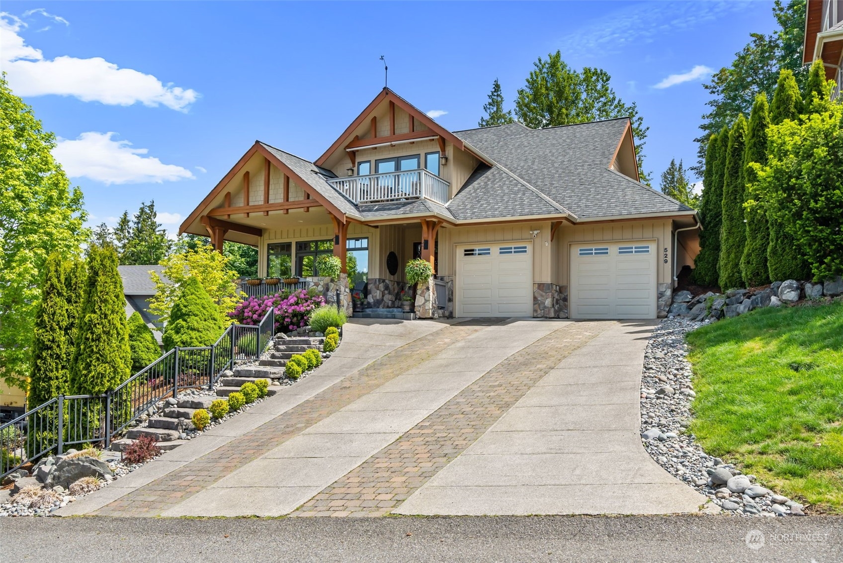 529 37th Street Bellingham, WA 98229 - Photo 1 of 40