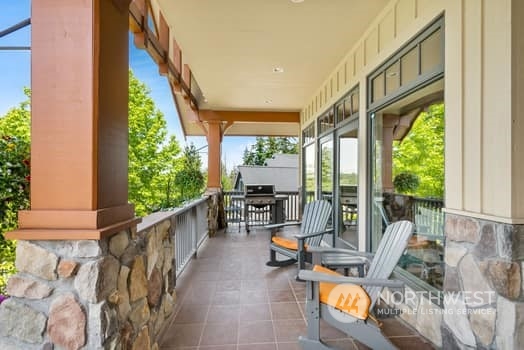 529 37th Street Bellingham, WA 98229 - Photo 3 of 40
