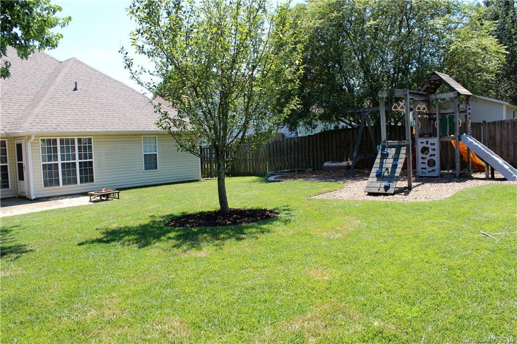 12529 Cardinal Point Road Charlotte, NC 28269 - Photo 12 of 14 Gallery Image 12