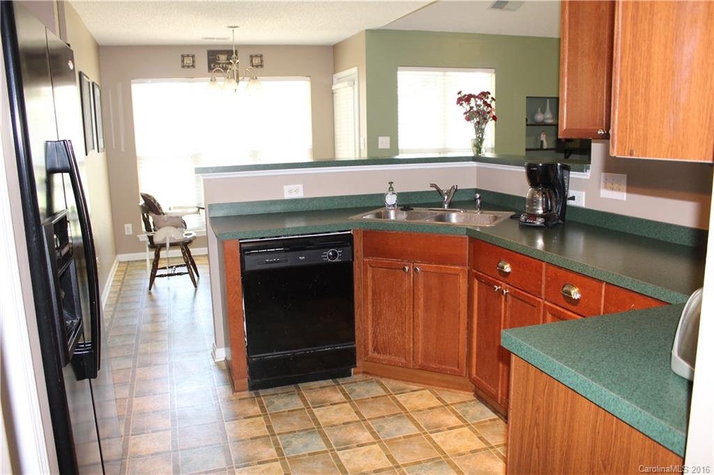 12529 Cardinal Point Road Charlotte, NC 28269 - Photo 6 of 14 Gallery Image 6