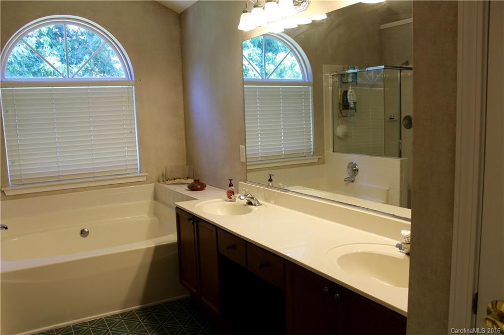 12529 Cardinal Point Road Charlotte, NC 28269 - Photo 8 of 14 Gallery Image 8