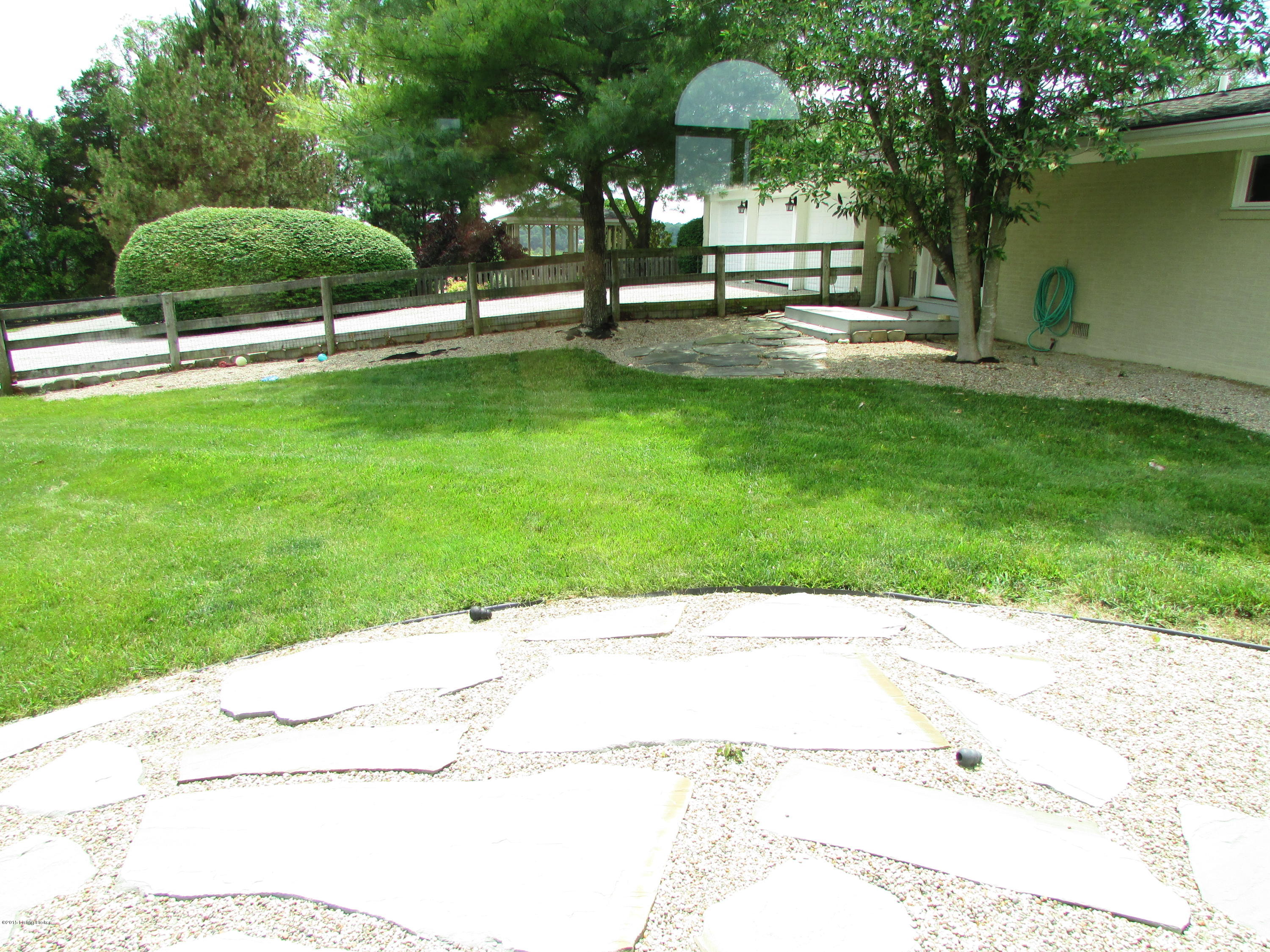 15200 Deer Run Road Louisville, KY 40299 - Photo 23 of 37 IMG_2261