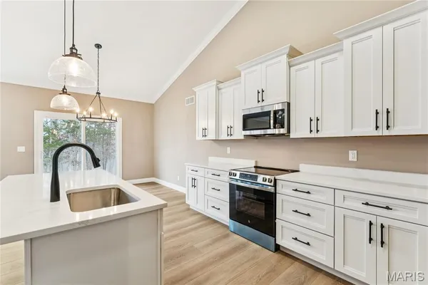 $534,900 | 442 Shady Trail Drive, Troy, MO 63379