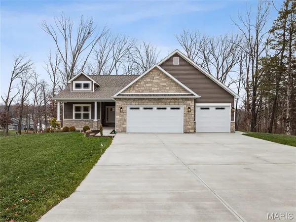 $534,900 | 442 Shady Trail Drive, Troy, MO 63379